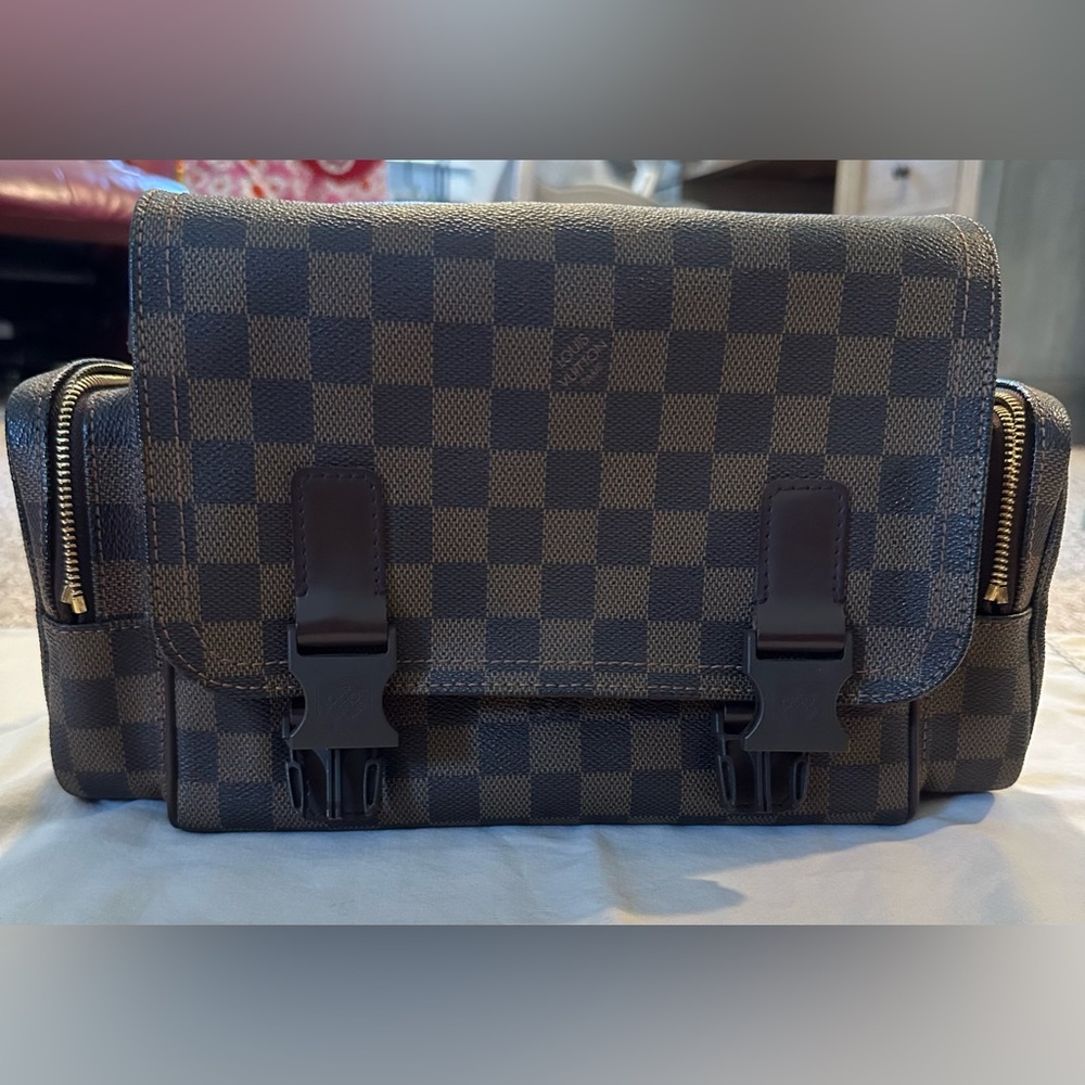 Louis Vuitton Reporter Melville~Vintage